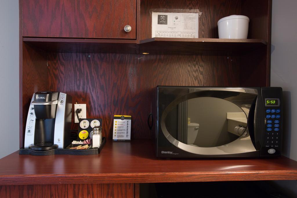 Hotel Arctic Iqaluit Room photo